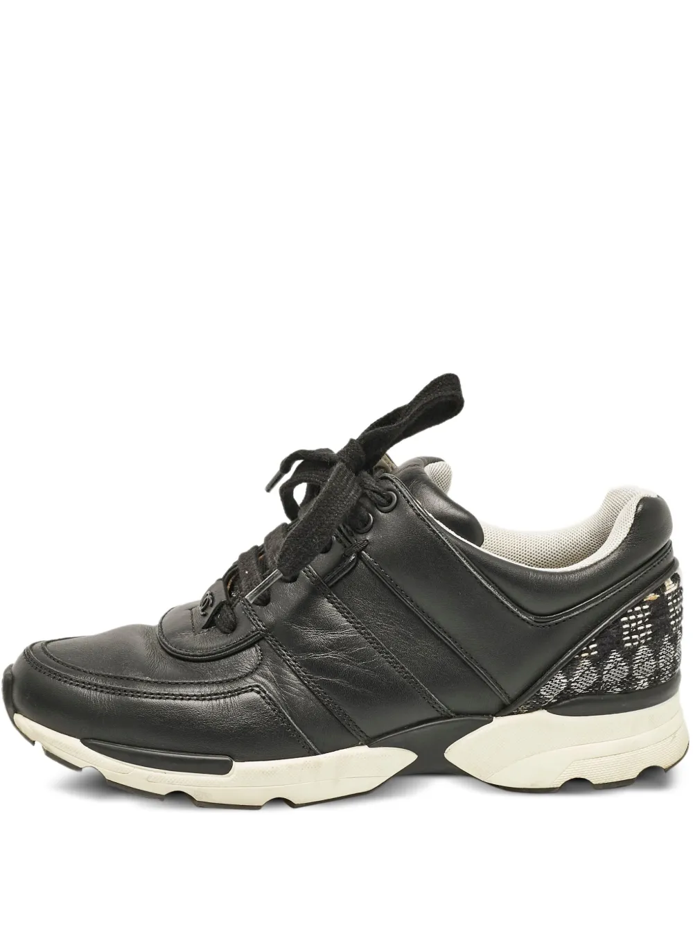 CHANEL Pre-Owned low-top sneakers | Black | Image 1