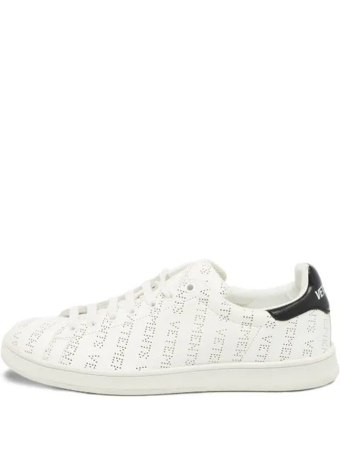 VETEMENTS tenis con perforaciones en de archivo