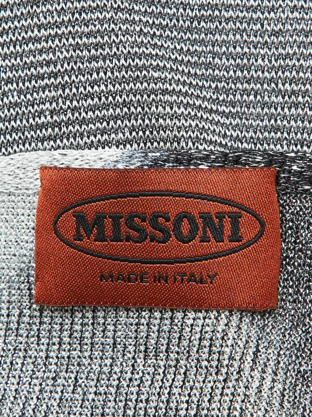 Pre-owned Missoni Diamond-patterned Woven Scarf