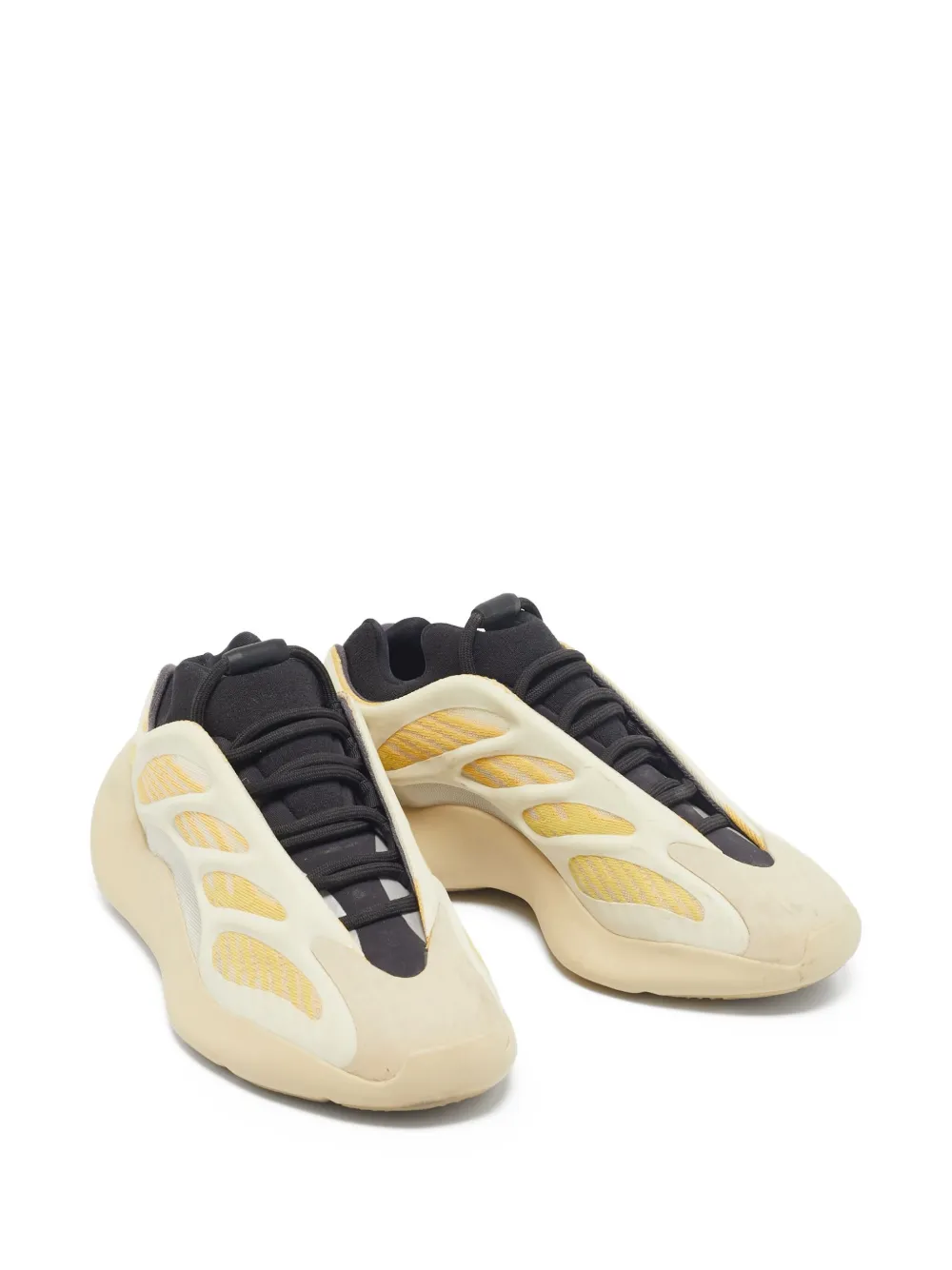 adidas Yeezy pre-owned 700 V3 mesh-panelled sneakers | Image 2