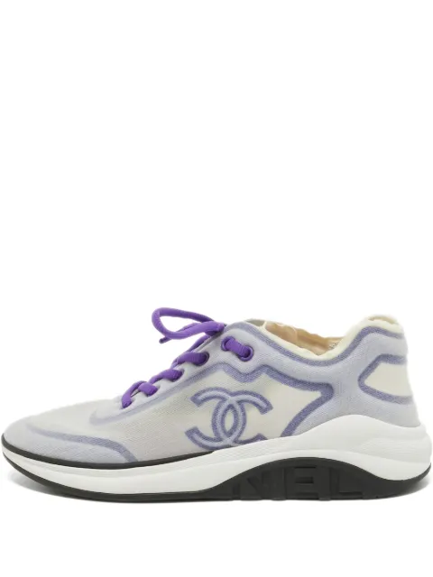 CHANEL Pre-Owned Sneakers mit CC-Logo-Prägung