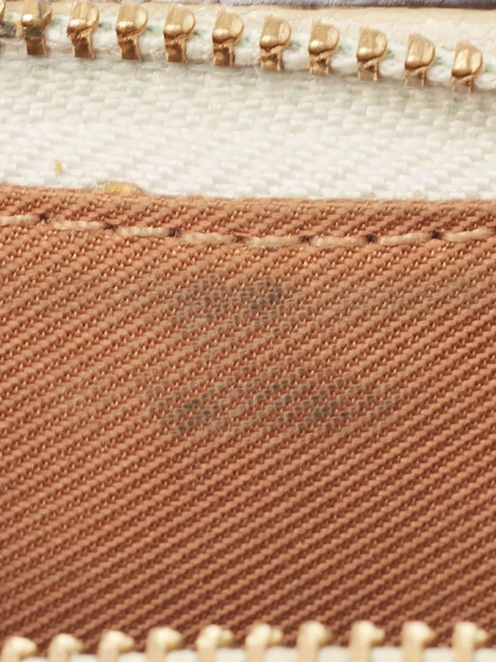 Pre-owned Coach Vintage Snap Textured Zip-around Wallet