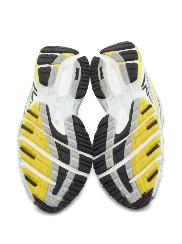VETEMENTS x Reebok pre-owned Spike Runner 200 mesh-panelled