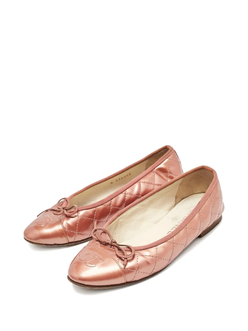 CHANEL Pre-Owned CC-logo patent-leather flat pumps | Flat Pumps | Image 2