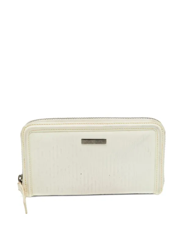Burberry Pre-owned Embossed Patent-leather Wallet in White