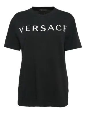 【新品タグ付き】VERSACE セーフティピン ロゴ　Ｔシャツ　黒 Versace safety-pin T-shirt | Black | FARFETCH