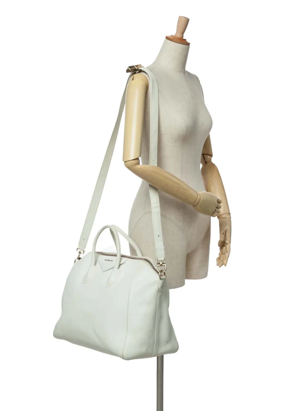 Givenchy Pre-Owned 2010-2024 Large Leather Antigona satchel | Pre-Owned | Image 2