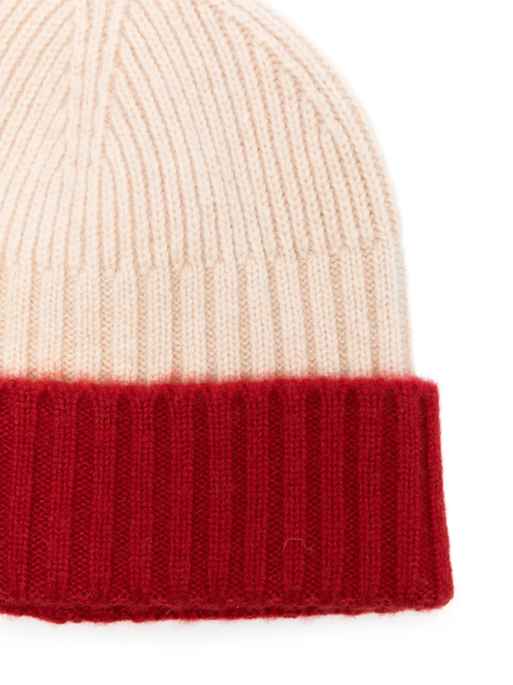 Liska bonnet en cachemire à design côtelé | Image 2