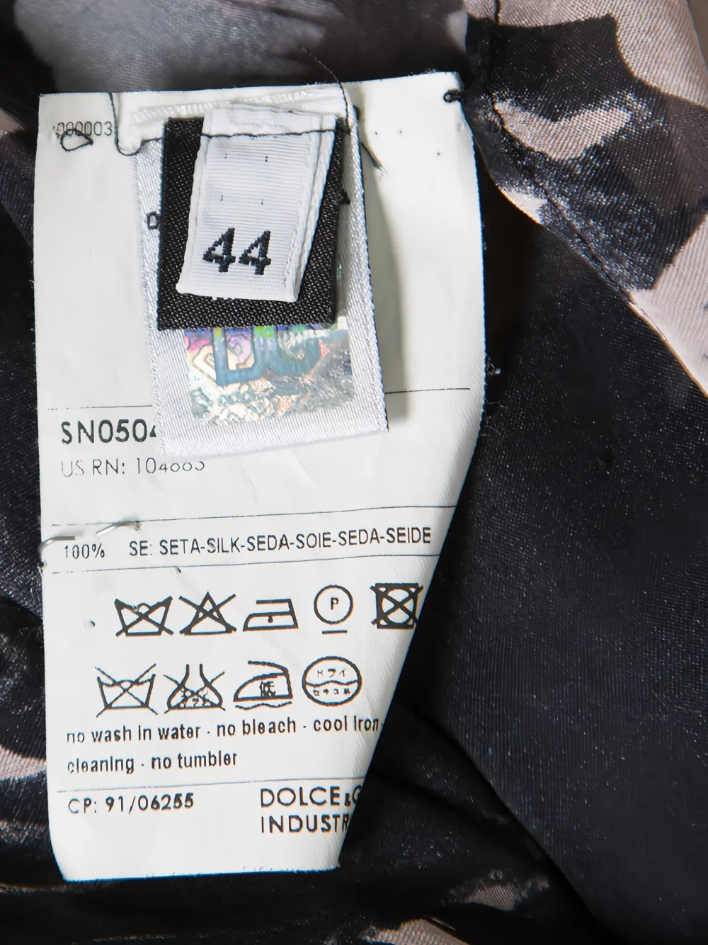 Pre-owned Dolce & Gabbana Floral-appliqué Silk Top In Black