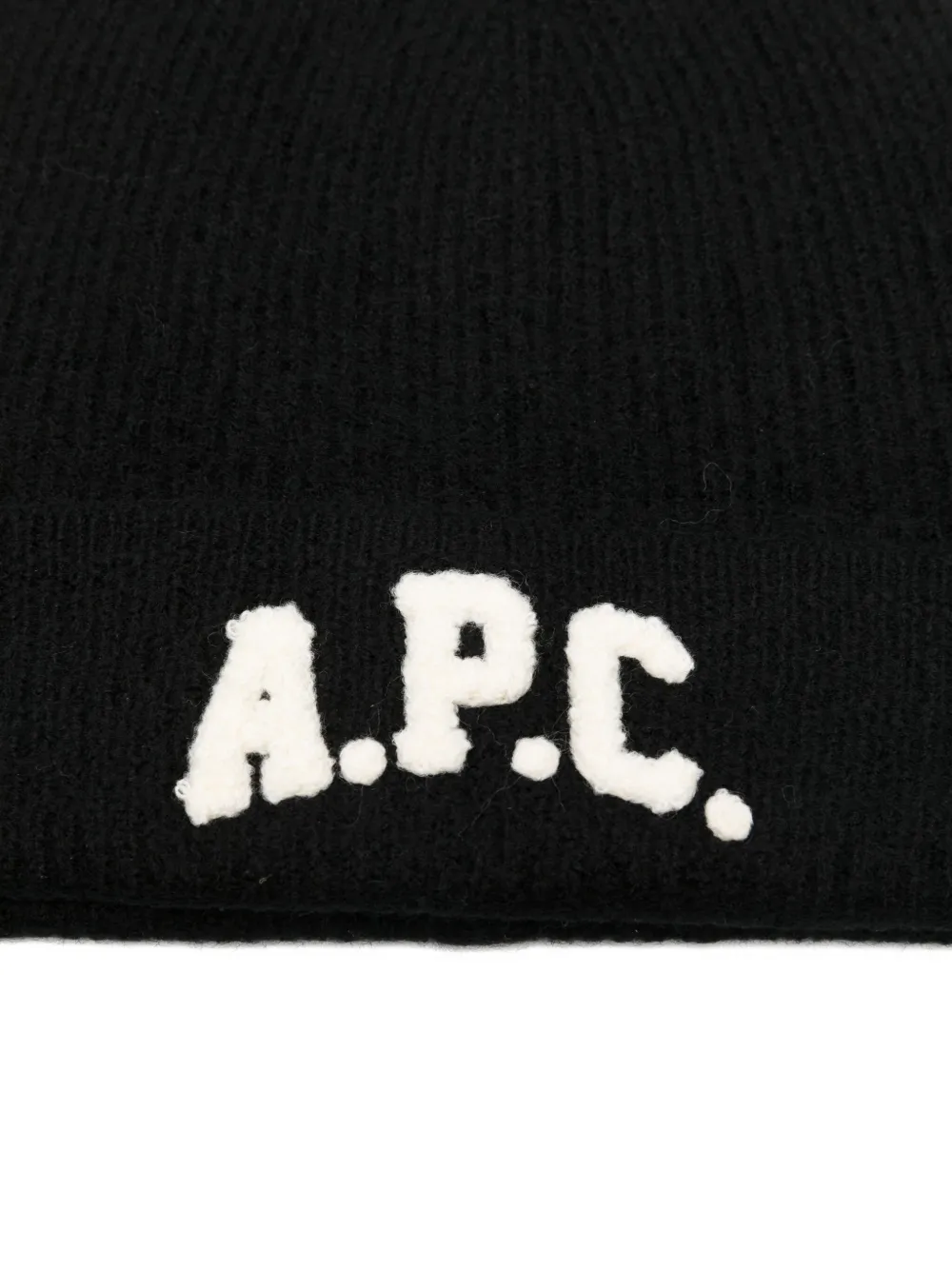 A.P.C. Muts met logopatch Zwart