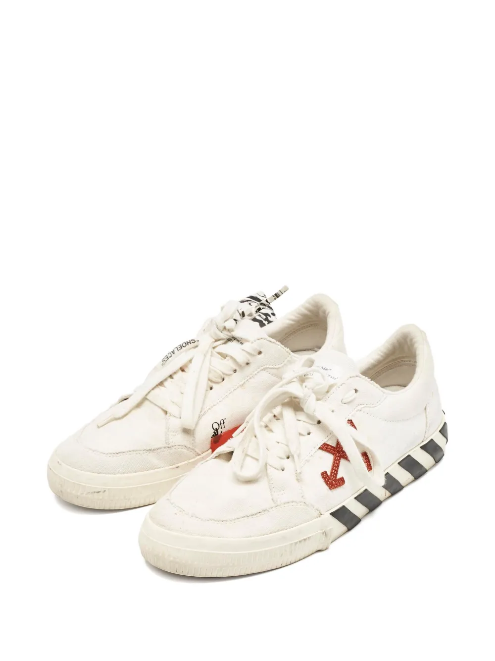 Off-White Pre-Owned 2024 Vulcanized Arrow rubber sole sneakers | Image 2
