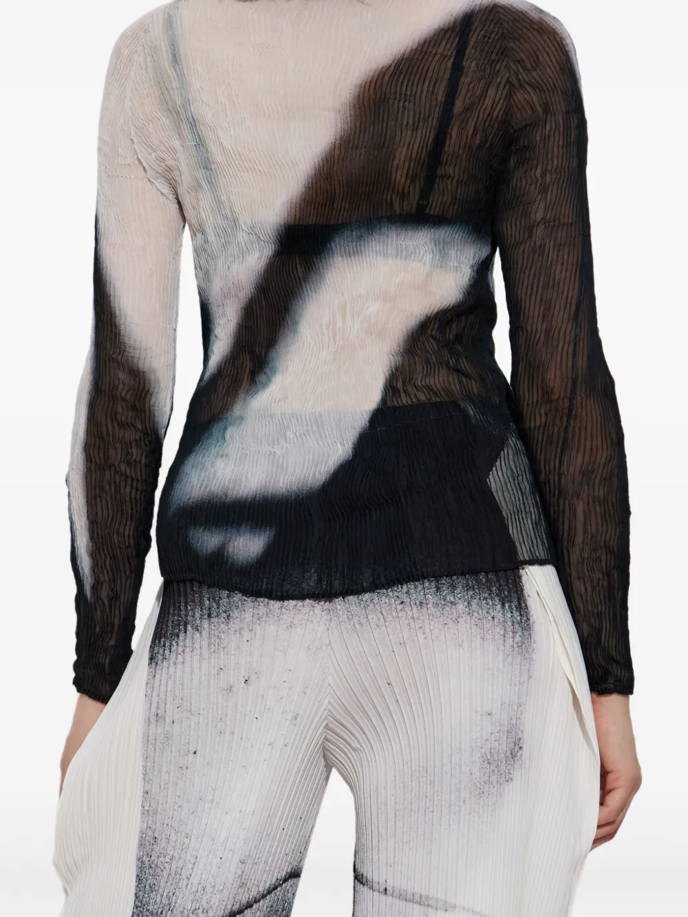 Issey Miyake Shadow Study abstract-print long-sleeve top | T-Shirts & Jersey Shirts | Image 2