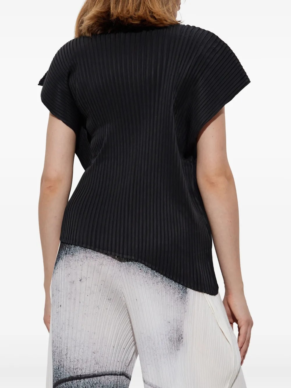 Issey Miyake Off-shoulder top Zwart