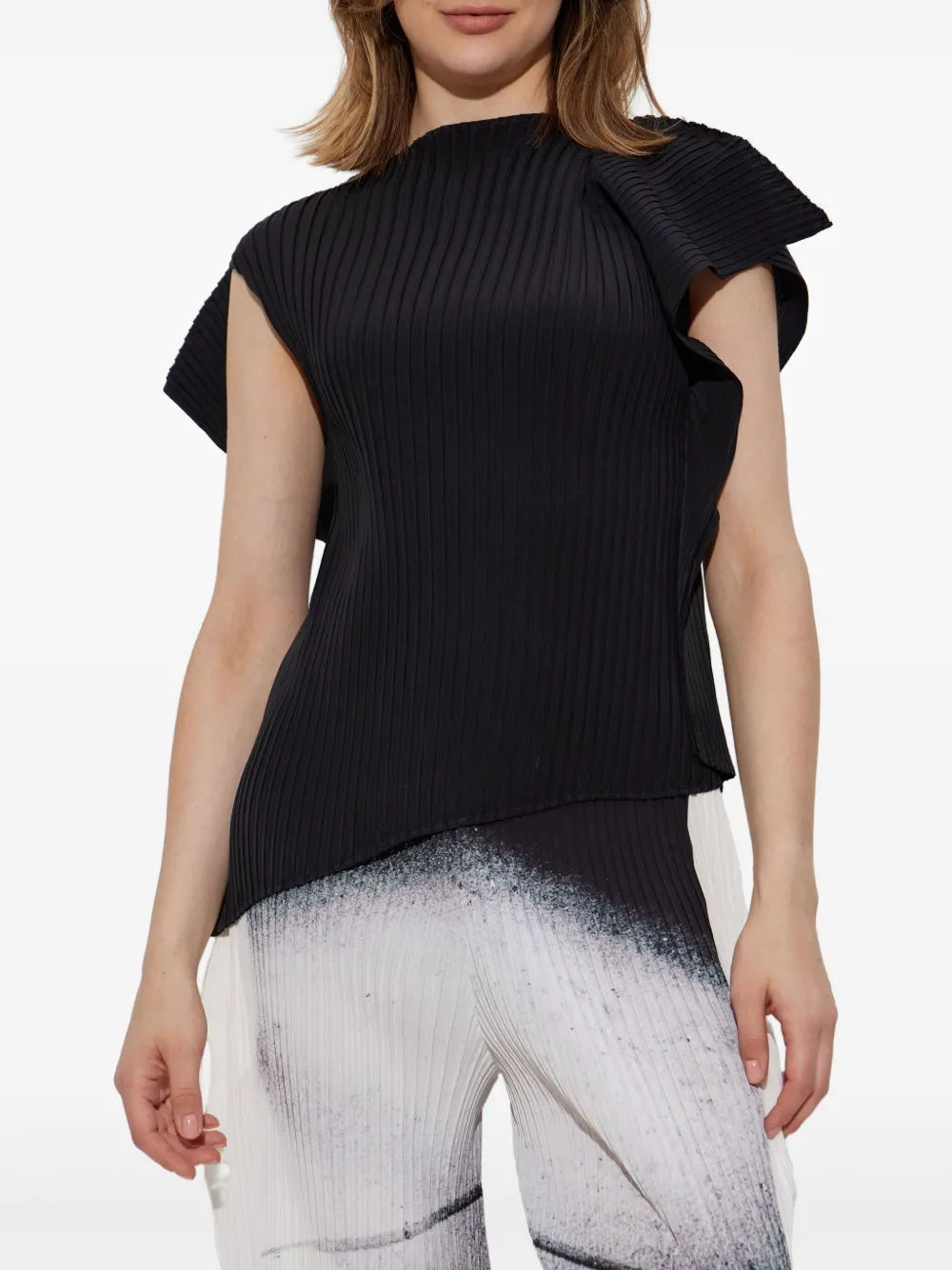 Issey Miyake Off-shoulder top Zwart