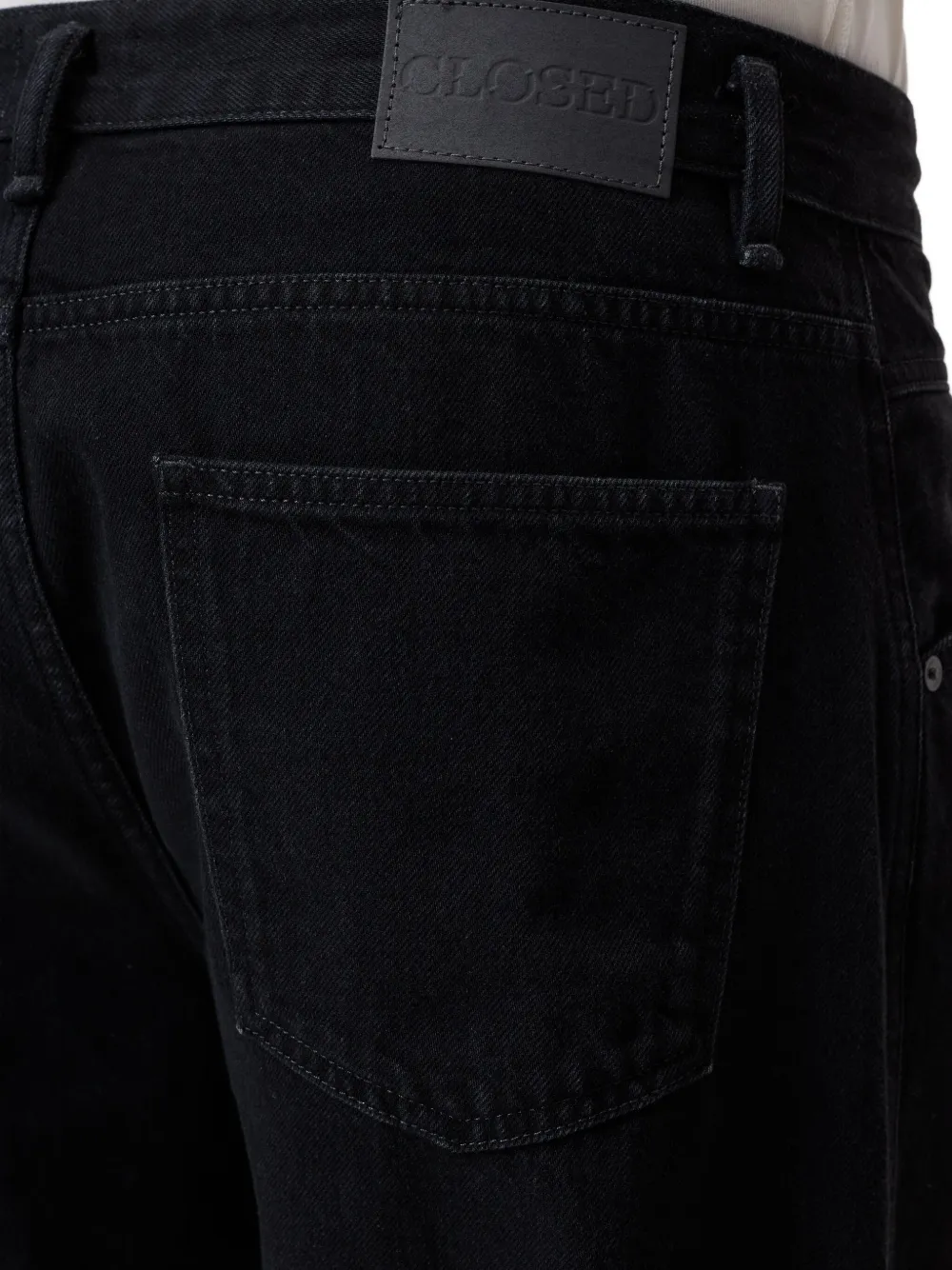 Closed Jeans met toelopende pijpen Zwart
