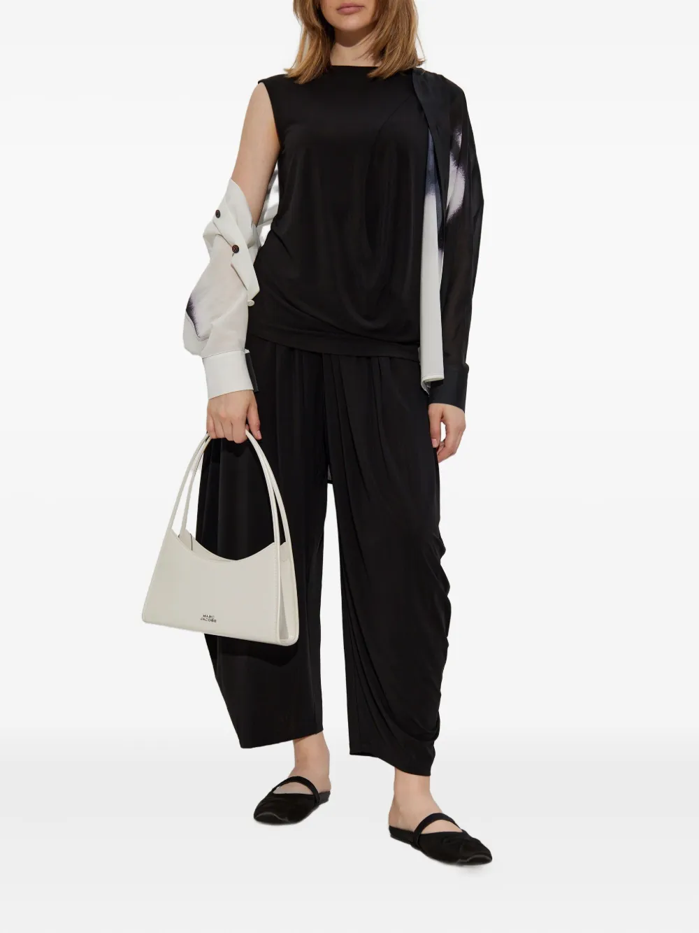 Issey Miyake Plooibroek met toelopende pijpen - Zwart
