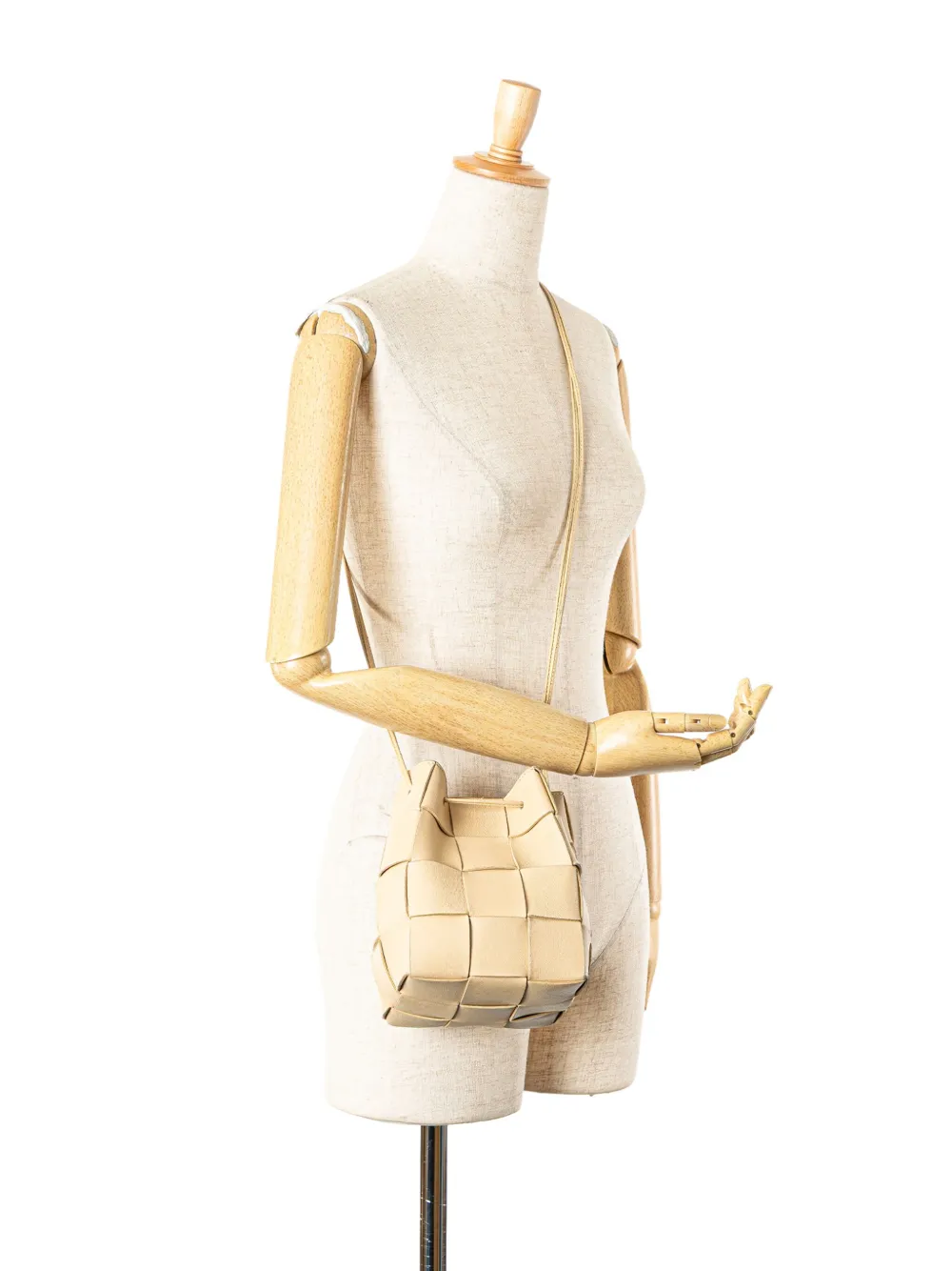 Bottega Veneta Pre-Owned 2012-2024 Small Nappa Intrecciato Cassette bucket bag | Pre-Owned | Image 2