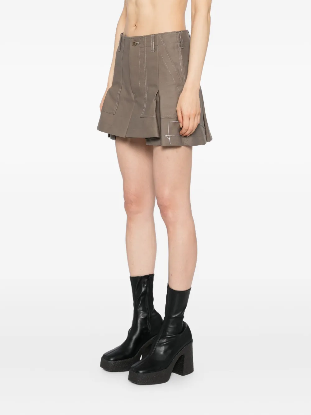 sacai Geplooide katoenen shorts Beige