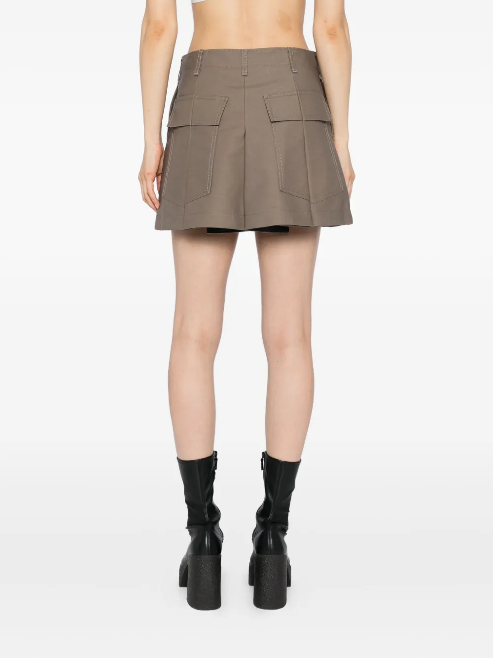 sacai Geplooide katoenen shorts Beige