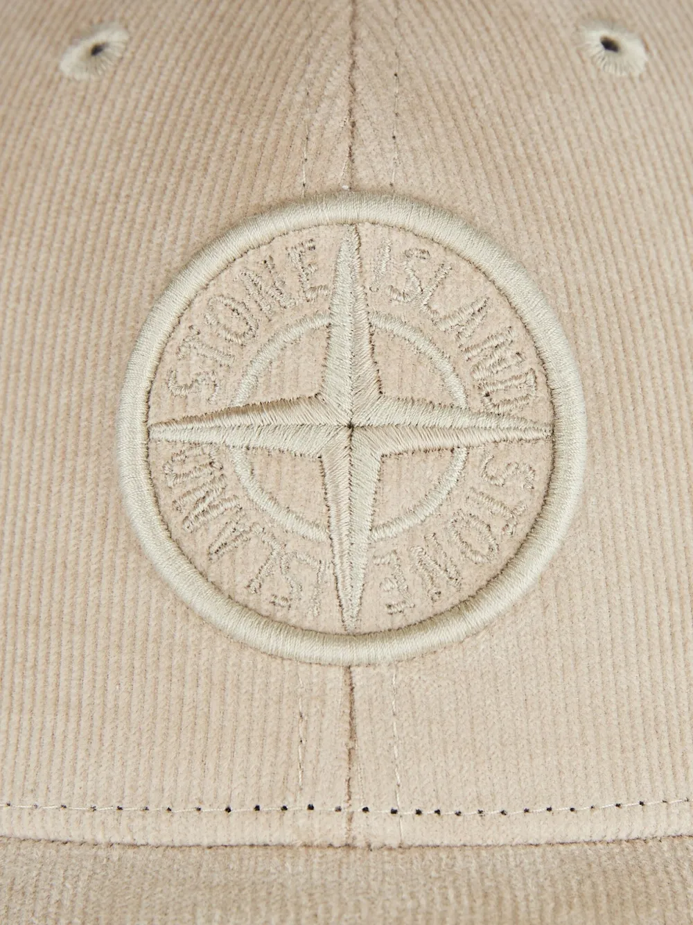 Stone Island Ribfluwelen pet met logo Beige