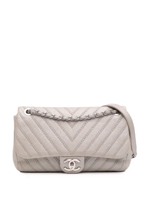 CHANEL Pre-Owned 2017-2018 Medium Chevron Calfskin Stud Wars Flap crossbody bag