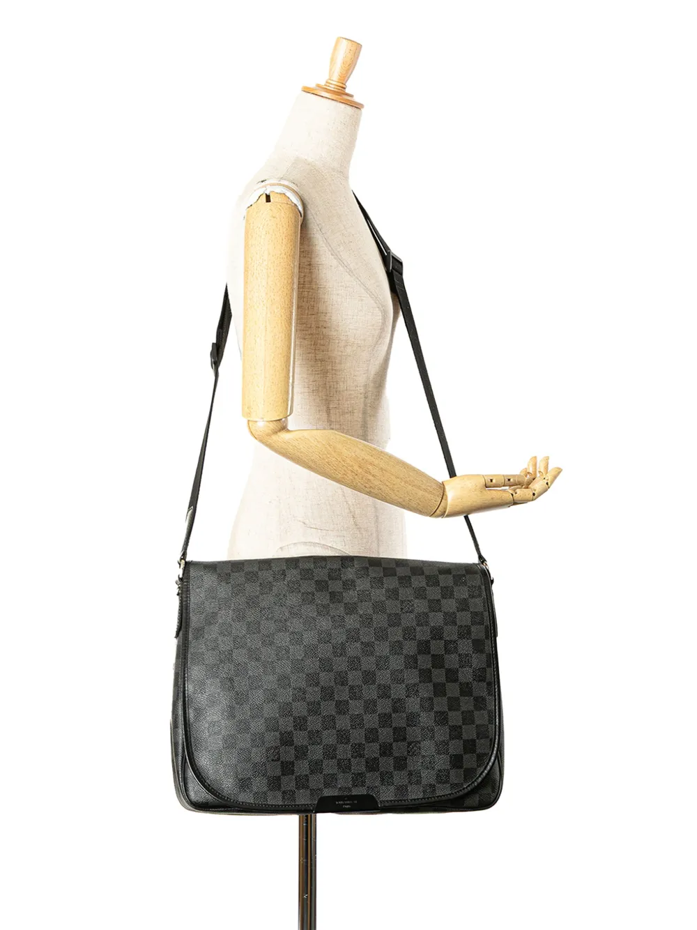 Louis Vuitton Pre-Owned 2011 Damier Graphite Daniel GM crossbody bag | Pre-Owned | Image 2
