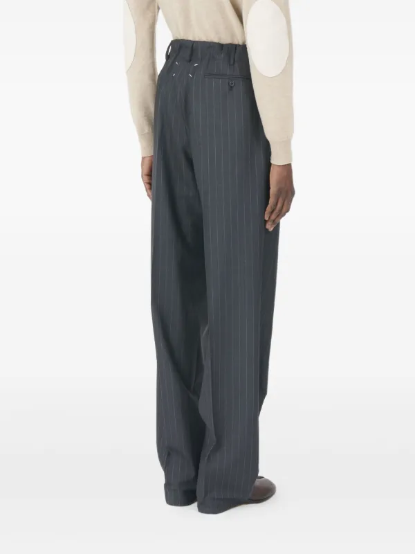Maison Margiela ストライプ プリーツパンツ | グレー | FARFETCH JP