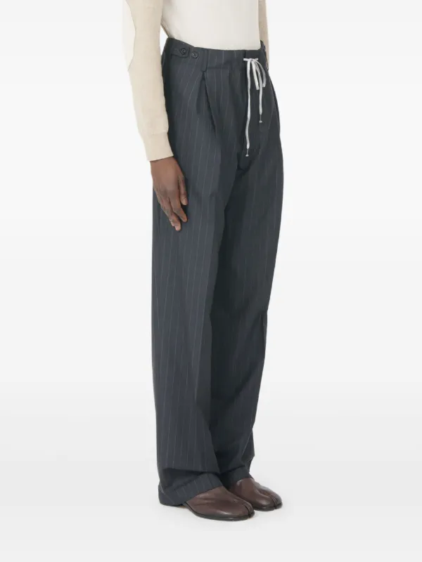 Maison Margiela ストライプ プリーツパンツ | グレー | FARFETCH JP