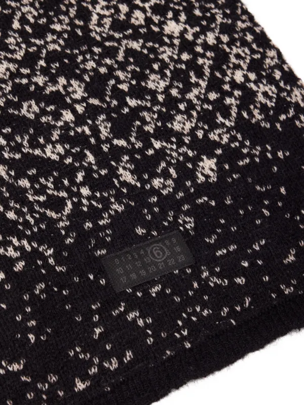 スカーフ Mm6 By Maison Margiela Textured Gradient Wool Scarf Mm6 By Maison Margiela Textured Gradient Wool Scarf | THE LIST