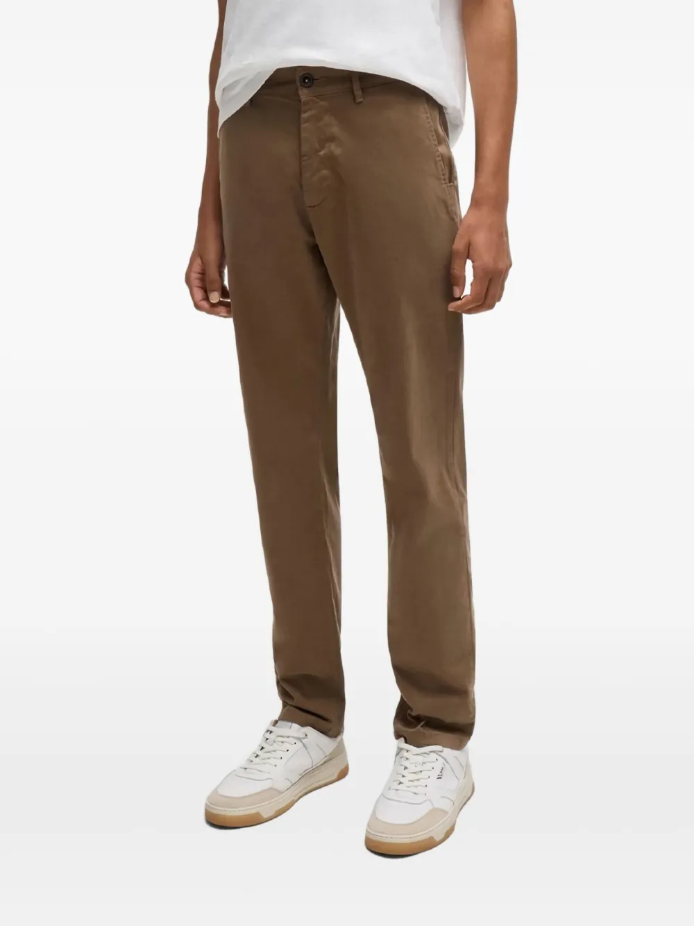 BOSS logo-patch chino trousers - Bruin