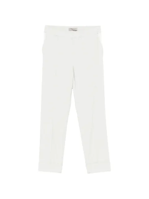 D.Exterior pantalones con pretina elástica y dobladillo vuelto