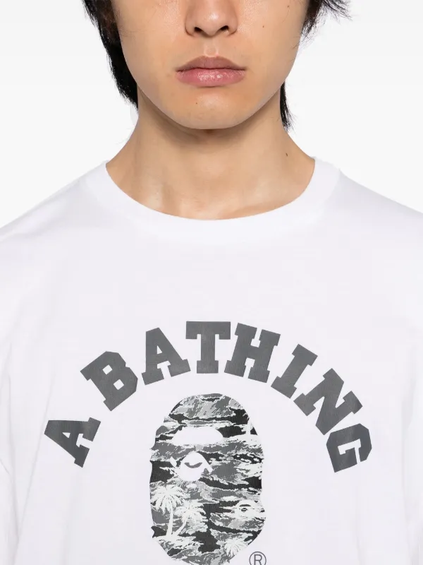 A BATHING APE® ロゴ Tシャツ | ホワイト | FARFETCH JP
