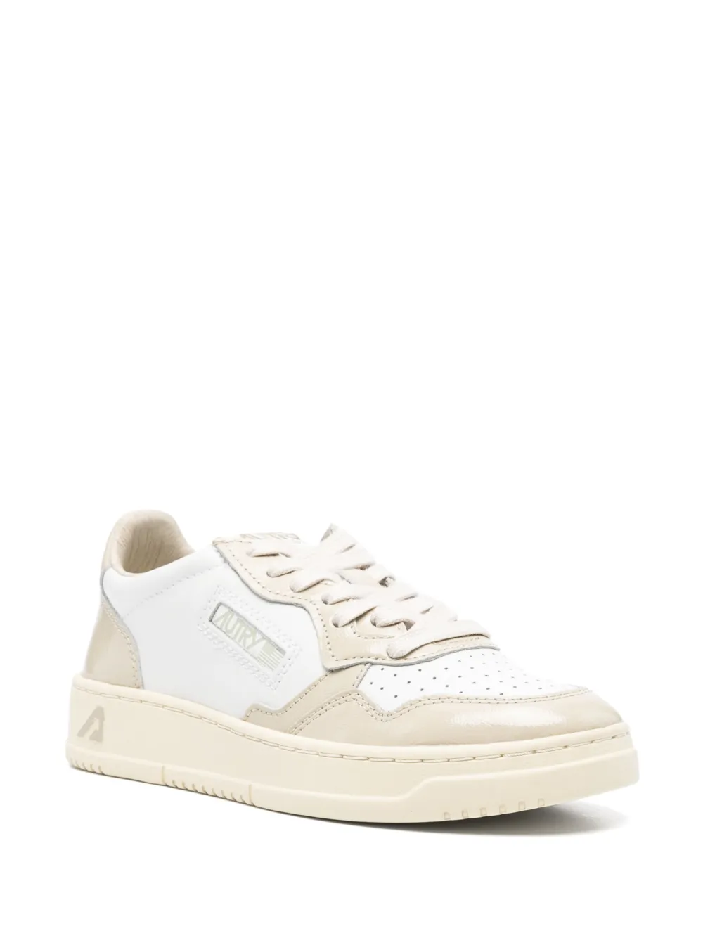 Autry Medalist low sneakers White