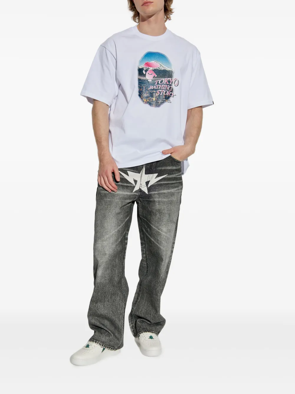 A BATHING APE® playera con estampado gráfico | Playeras | Image 2