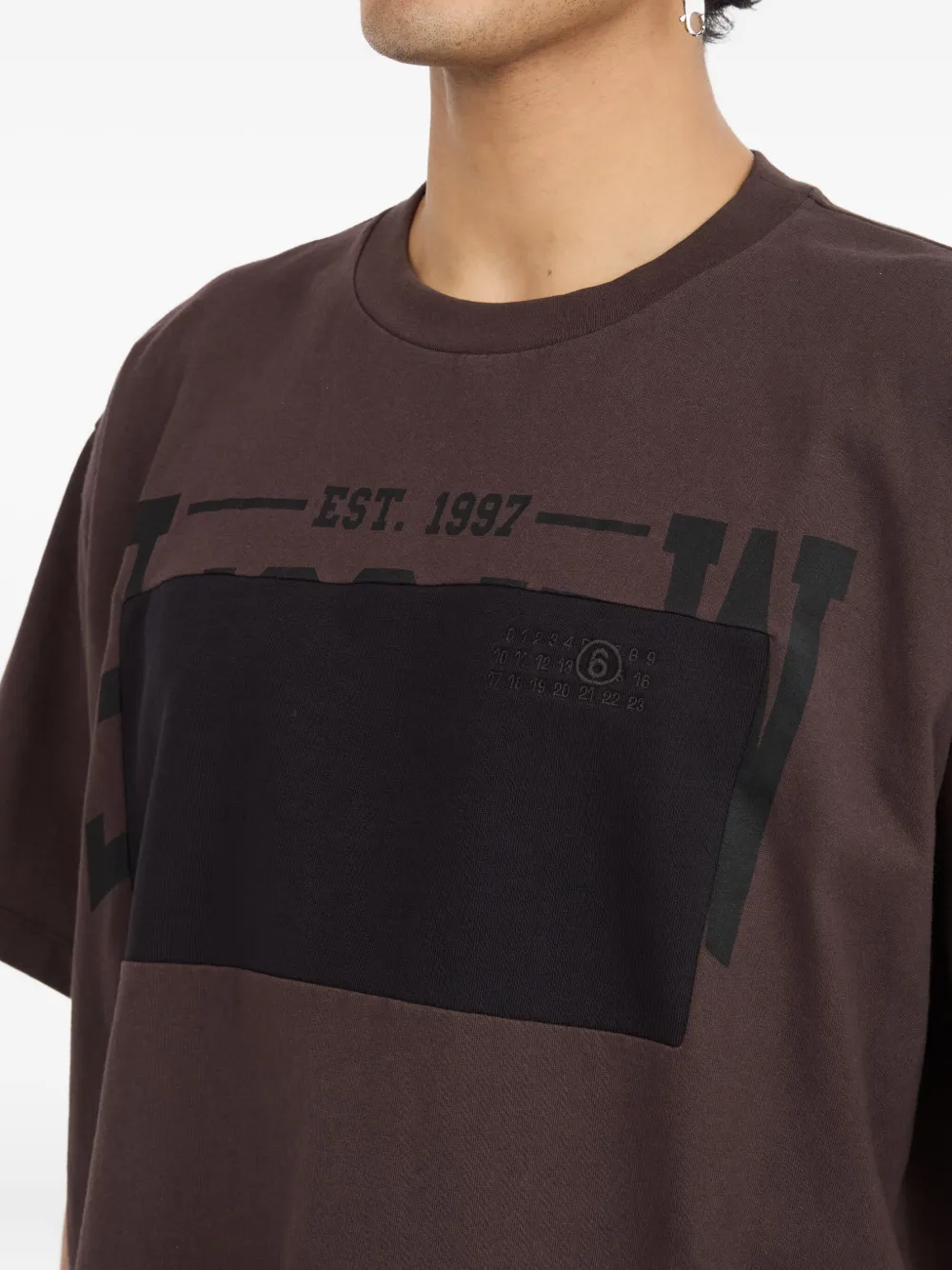 MM6 Maison Margiela グラフィック Tシャツ | ブラウン | FARFETCH JP