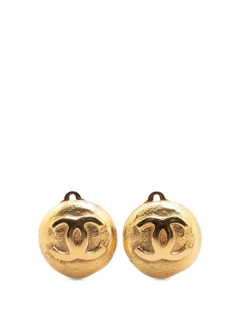 CHANEL Pre-Owned 1980-1990 Gold Plated CC Round Clip On Earrings costume earrings