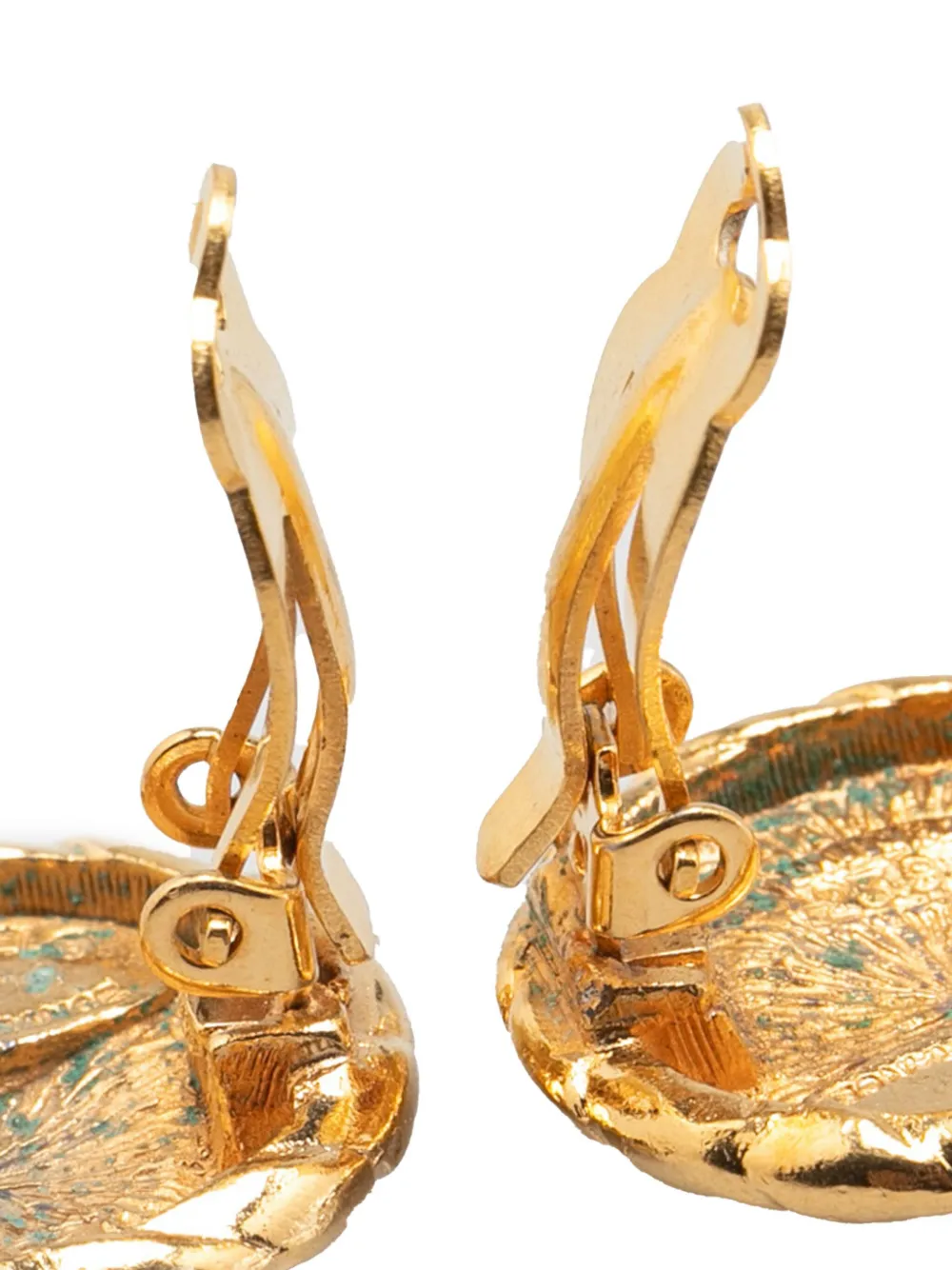 Pre-owned Chanel 1970-1980 Gold Plated Cc Round Clip On Earrings Costume Earrings