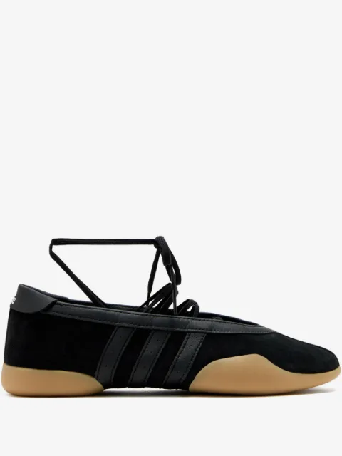 adidas flats con encaje