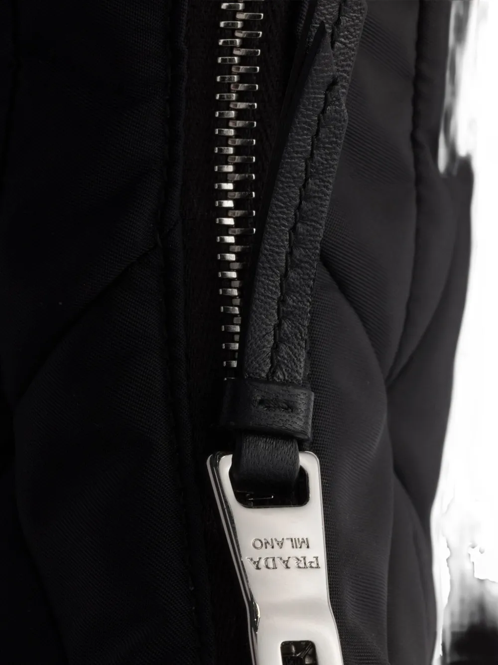 Prada Re-Nylon gewatteerde schoudertas Zwart