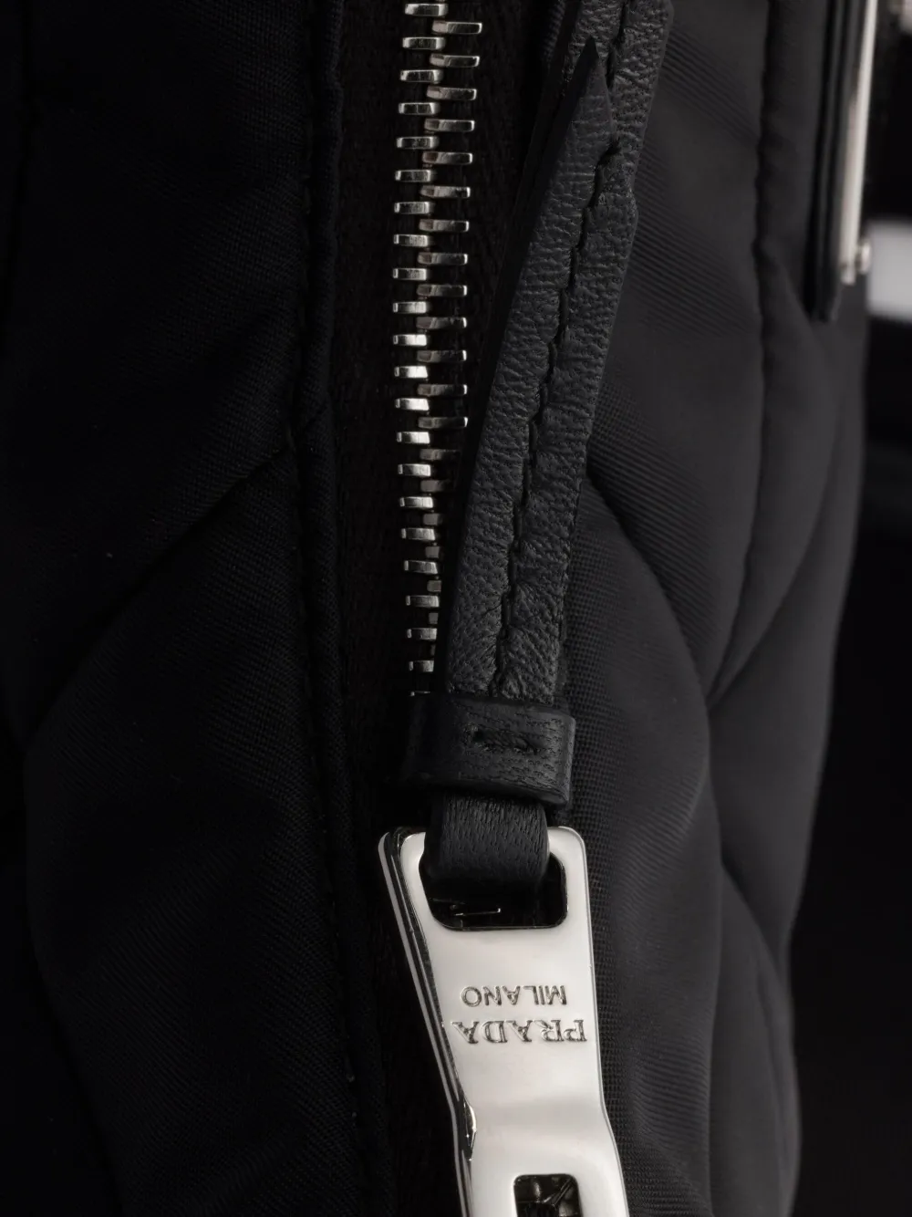 Prada Re-Nylon gewatteerde schoudertas Zwart