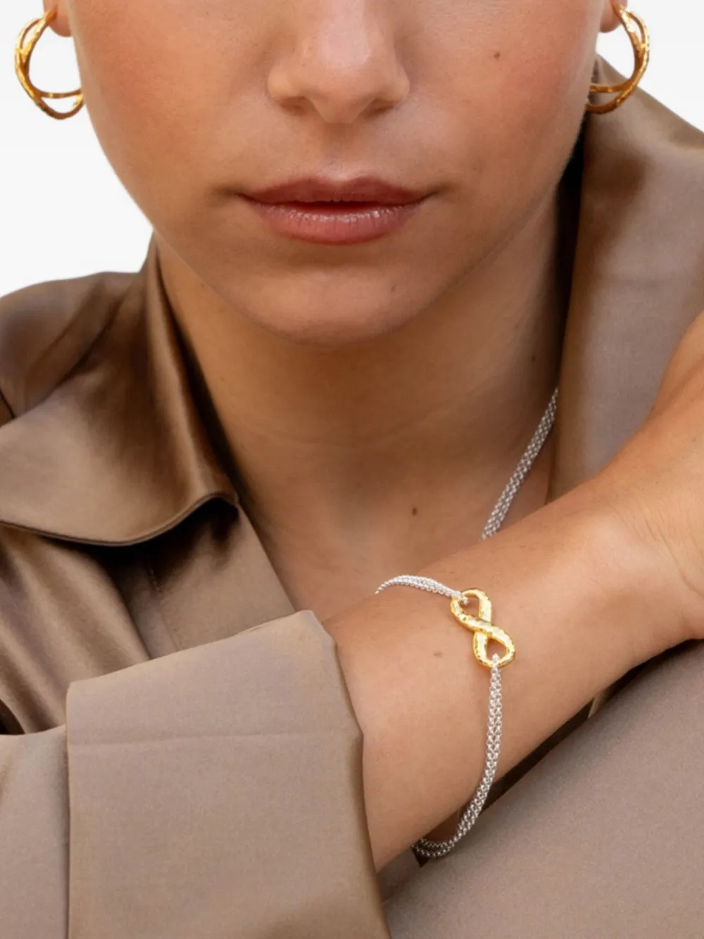 DOWER AND HALL Entwined Infinity tweekleurige armband - Goud
