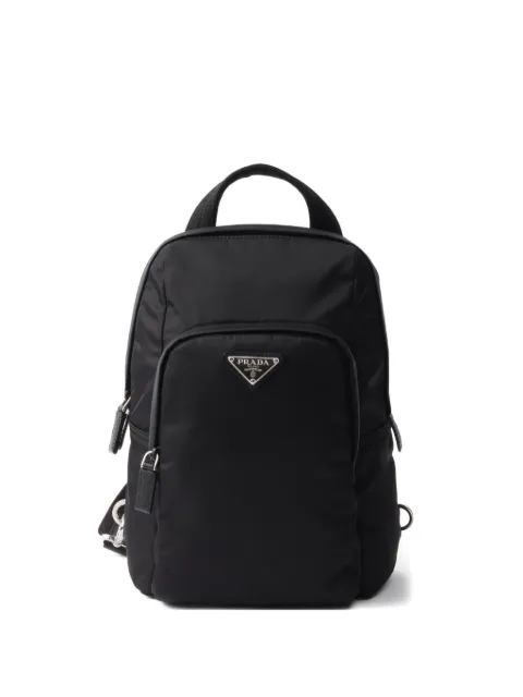 Prada mochila con logo triangular