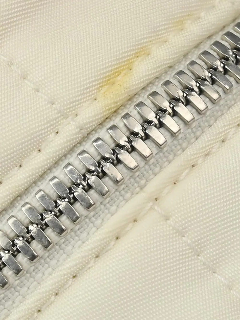 Pre-owned Chanel 2000 Sport Line Handbag In White