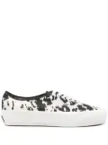Vans logo-tag sneakers - White