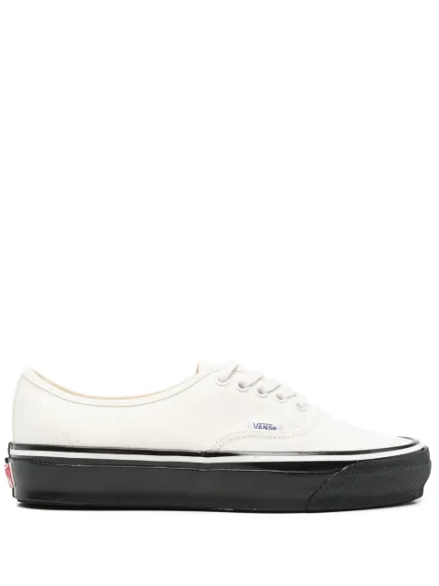 Vans logo-tag sneakers 