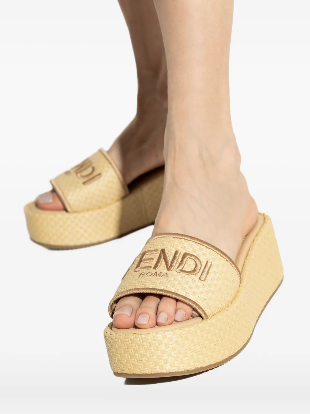 FENDI 60 mm slippers met plateauzool Beige