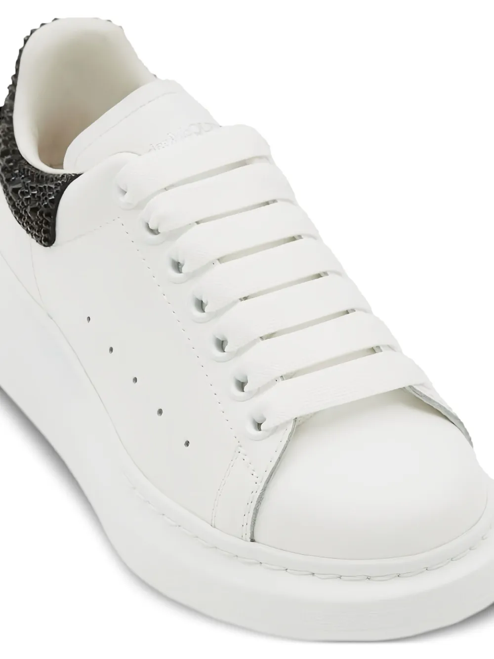 Alexander McQueen Oversize sneakers met plateauzool en verfraaid met kristallen Wit