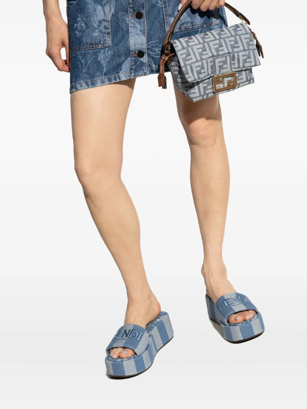 FENDI Mamma kleine canvas shopper met monogram - Blauw