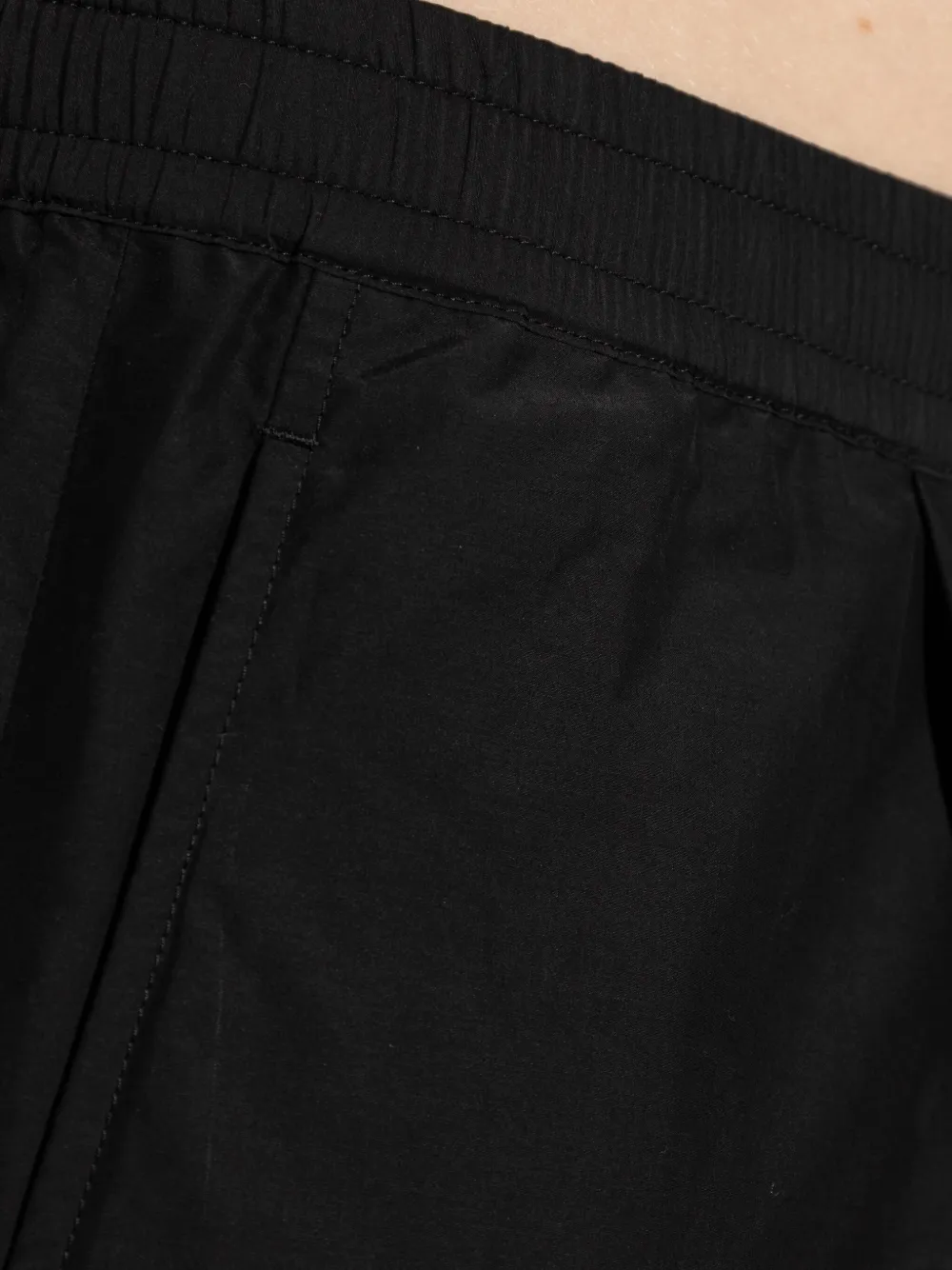 pleated trousers