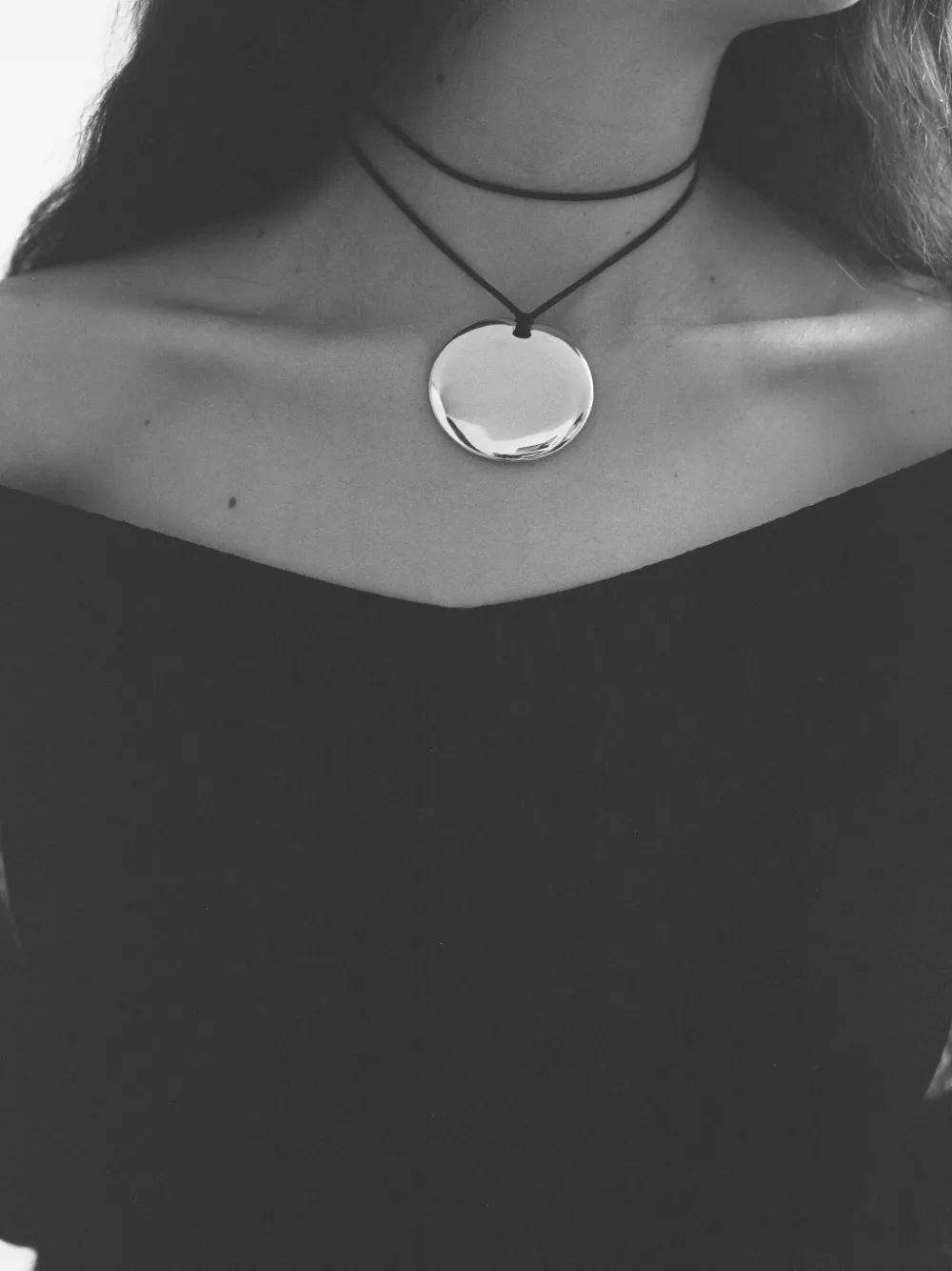 Sophie Buhai Small Full Moon Round-pendant Necklace in Silver, view 3